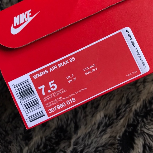 Nike Women’s Air Max 95 in ‘Moon Particle’ Light Silver White - Picture 6 of 6